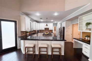 Photo 2 of 26 of 2717 Wickersham Dr, Temple, TX