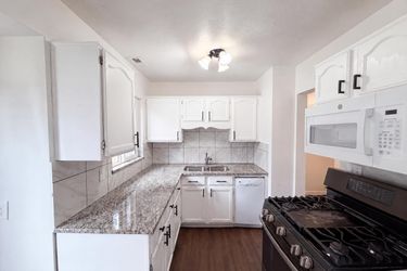 Photo 2 of 23 of 116 Ross Dr, Clearfield, UT