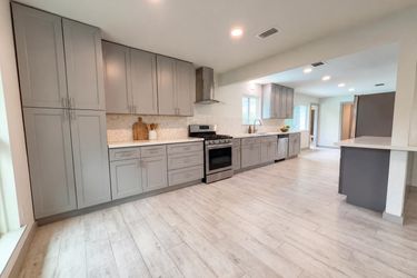 Photo 2 of 19 of 10726 Sugar Hill Dr, Houston, TX