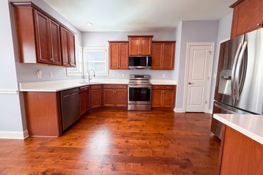 Photo 2 of 17 of 234 Hickory Pointe Dr, Lebanon, TN