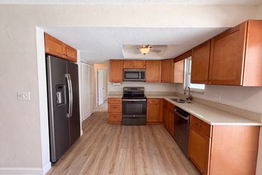 Photo 2 of 21 of 624 Sherman Rd, South Daytona, FL