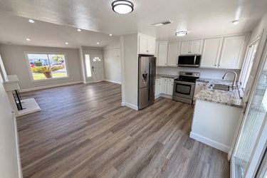 Photo 2 of 23 of 23732 San Dona, Laguna Hills, CA