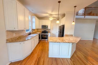 Photo 2 of 18 of 729 E Ivy Valley Dr, Fuquay Varina, NC