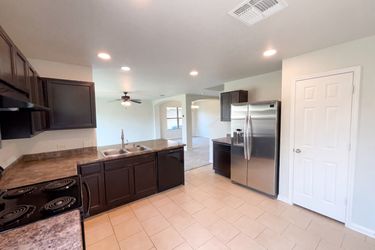Photo 2 of 27 of 10247 Villa Del Lago, San Antonio, TX