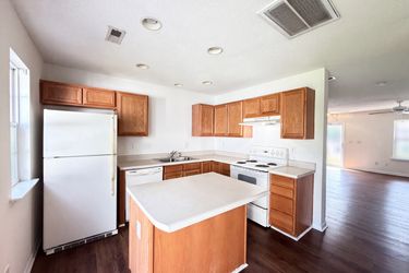 Photo 2 of 18 of 14205 Tranters Creek Ln, Charlotte, NC
