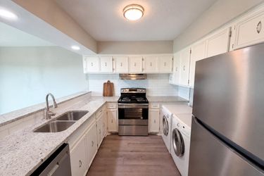 Photo 2 of 18 of 3216 Poe Cv, Lago Vista, TX