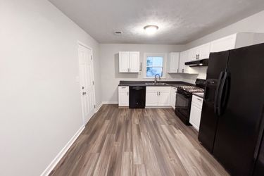 Photo 2 of 21 of 204 Arbor Way, Dallas, GA