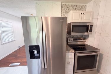 Photo 2 of 24 of 601 Rhoads Ave, Columbus, OH