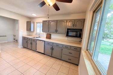 Photo 2 of 17 of 16108 Ziegler St, Taylor, MI