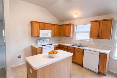 Photo 2 of 17 of 1910 Tawakani Ln, Little Elm, TX