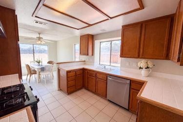 Photo 2 of 18 of 13561 Glacier Cir, Hesperia, CA