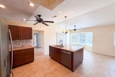 Photo 2 of 44 of 4573 Bayridge Ct, Spring Hill, FL