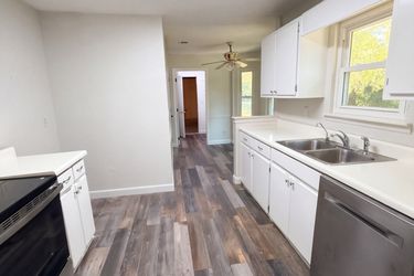 Photo 2 of 26 of 206 Ohara Dr, Albertville, AL