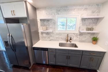 Photo 2 of 16 of 2590 Swansea Rd, Columbus, OH