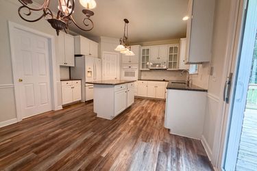 Photo 2 of 24 of 102 Shorecrest Cir, Hendersonville, TN