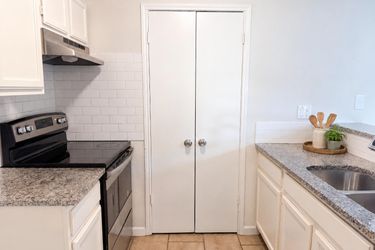 Photo 2 of 23 of 832 Brockden Dr, Mesquite, TX