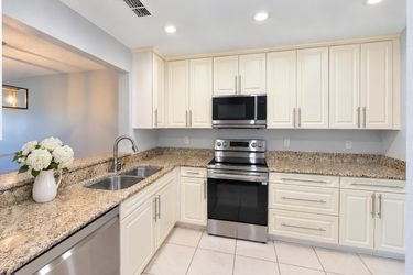 Photo 2 of 19 of 638 Maple Oak Cir, Altamonte Springs, FL