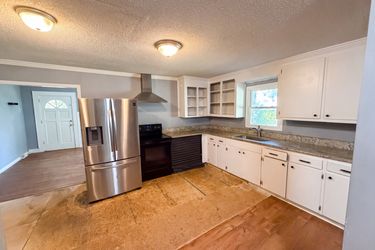 Photo 2 of 19 of 831 Fairview St, Kannapolis, NC