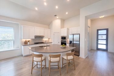 Photo 2 of 24 of 4437 Shady Hill Ln, Pflugerville, TX
