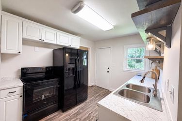 Photo 2 of 20 of 1125 Old Spartanburg Hwy, Lyman, SC