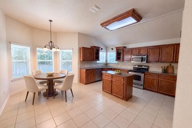 Photo 2 of 17 of 5415 Foxhill Rd, Temple, TX