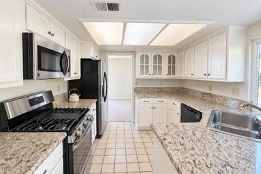 Photo 2 of 14 of 6424 N Beechwood Ave, San Bernardino, CA