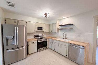 Photo 2 of 15 of 34390 Orchid Pkwy, Dade City, FL