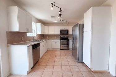Photo 2 of 31 of 2408 Mikulec Dr, Killeen, TX
