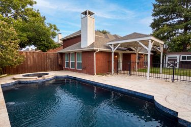 Photo 2 of 18 of 1416 Willow Wood Dr, Carrollton, TX