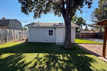 Photo 2 of 31 of 1422 Oakmont Dr, Roseville, CA