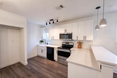 Photo 2 of 15 of 212 W Hiawatha St, Tampa, FL