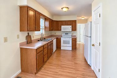 Photo 2 of 28 of 1344 Cayton Rd, Florence, KY