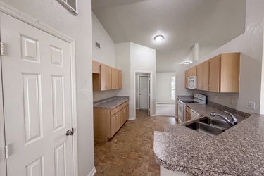 Photo 2 of 19 of 1038 Highland Crest Cir, Lake Wales, FL