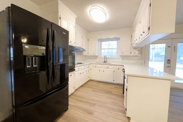 Photo 2 of 21 of 207 Gleneagles Rd E, Statesville, NC