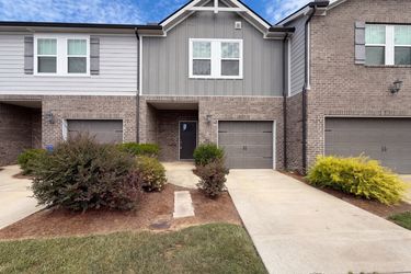 Exterior photo of 952 Oak Ridge Ln