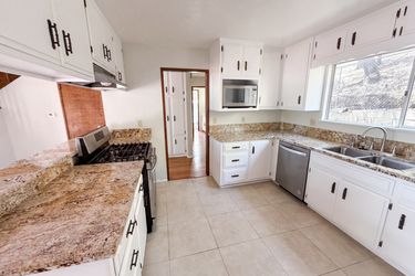 Photo 2 of 37 of 22360 Briarwood Ln, Crestline, CA