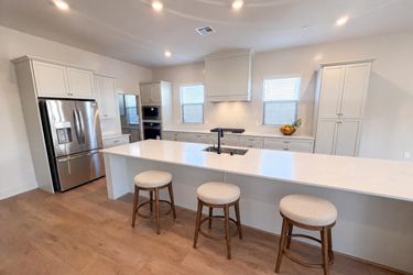 Photo 2 of 26 of 2287 N Marion Ave, Clovis, CA