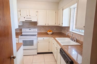 Photo 2 of 17 of 2 Cinderella Ln NW, Fort Walton Beach, FL