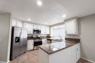 Photo 2 of 22 of 39676 Ridgedale Dr, Murrieta, CA