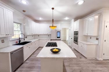 Photo 2 of 31 of 12209 Willingdon Rd, Huntersville, NC