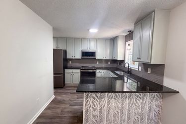 Photo 2 of 18 of 255 Rocky Point Ct, Fuquay Varina, NC