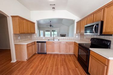 Photo 2 of 21 of 324 Cascade Dr, Red Oak, TX