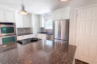 Photo 2 of 23 of 6226 Dumont Ln, Charlotte, NC