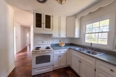 Photo 2 of 17 of 2806 E Cramer Dr, Fayetteville, NC