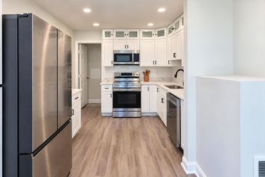 Photo 2 of 20 of 3007 Fairhill Rd, Fairfax, VA