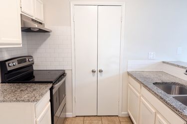 Photo 2 of 23 of 832 Brockden Dr, Mesquite, TX