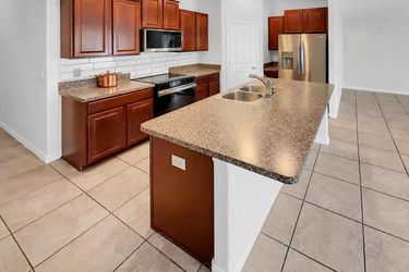 Photo 2 of 23 of 10113 Rosemary Leaf Ln, Riverview, FL