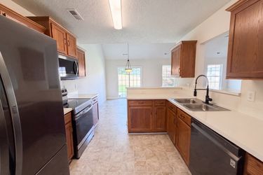 Photo 2 of 20 of 9244 Simonton Dr, Charlotte, NC