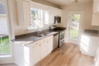 Photo 2 of 22 of 137 Mayfair Ln, Calera, AL