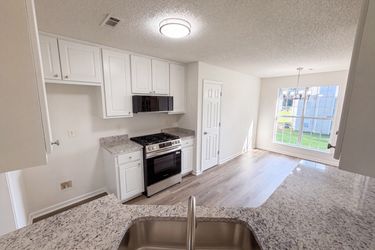 Photo 2 of 20 of 1088 Meadow Glen Cir, Fairburn, GA